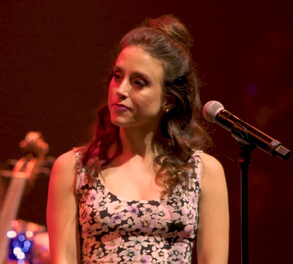 lauren lopez is gorgeous:a (v long) thread