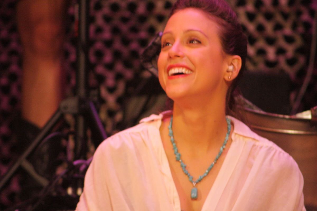 lauren lopez is gorgeous:a (v long) thread