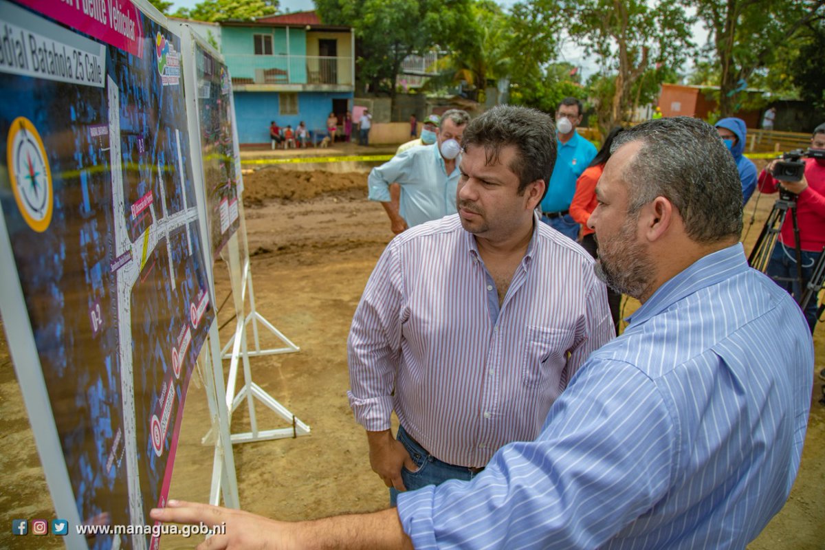 KarlaTorrez88's tweet photo. Autoridades  municipales #managua valoraron los avances del proyecto de mejoramiento vial que ampliará 25 calles, como ruta alterna de la  importante obra vial de la ampliación  de la Pista Juan Pablo II, que ejecuta el Buen Gobierno Sandinista, garantizando mejor transitabilidad https://t.co/JfckuonAgw