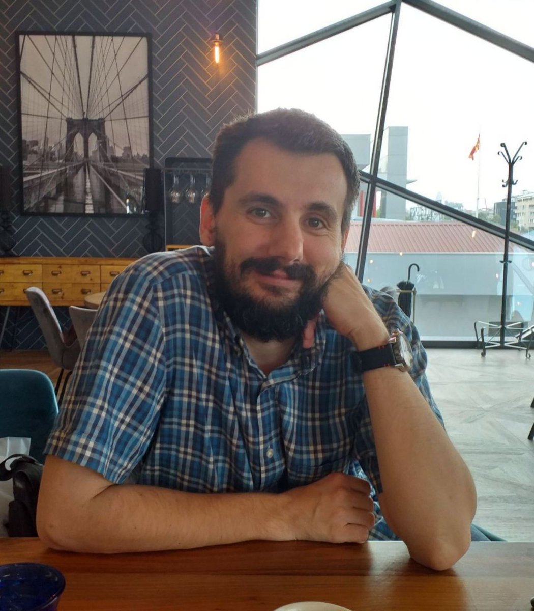 Другари ве молам за РТ! Цобе е млад дечко на кој му треба итна операција за да ја спаси ногата од ампутација. За жал, неговата фамилија нема средства за ова. Ве молам кој колку може. Фала ❤️ Броевите се:
Вип 143463
Телеком 143104