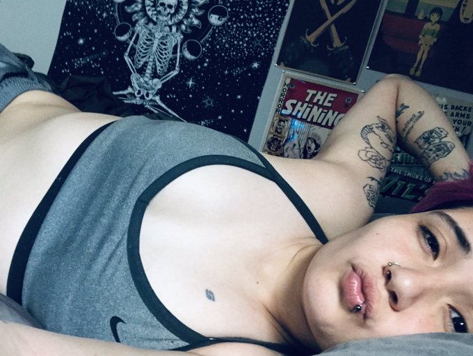 Im so bored, what are you guys up too ?? https://t.co/ch2zXY3Ccm<a href="/tag/newprofilepic"class="tags"><span>#newprofilepic</span></a>