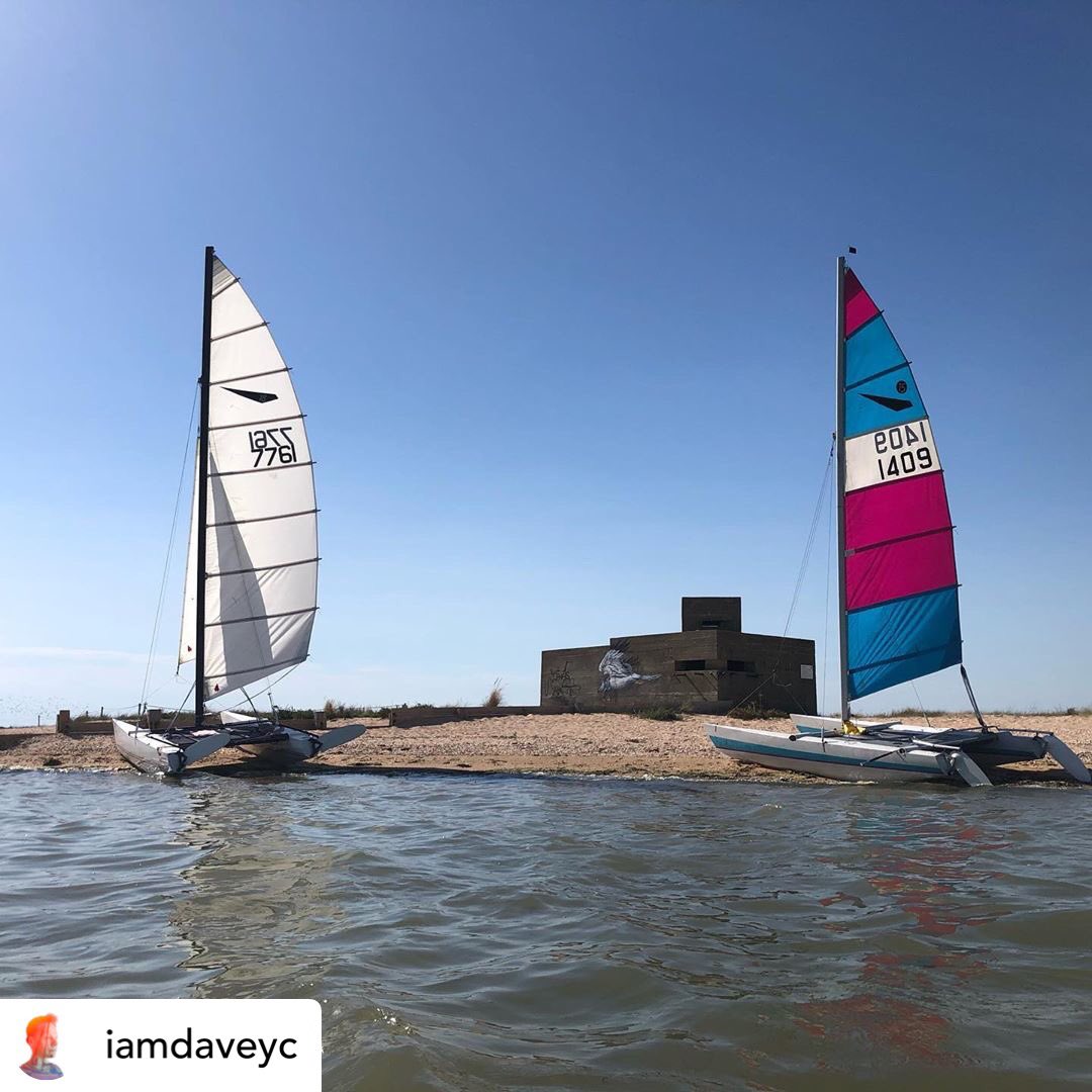 SeasalterSC's tweet photo. A couple of our members cruised over to Sheppey today in search of a cool breeze #sprint15 #dart18 #seasaltersc 😁⛵️☀️ https://t.co/OdrKxB9pgn