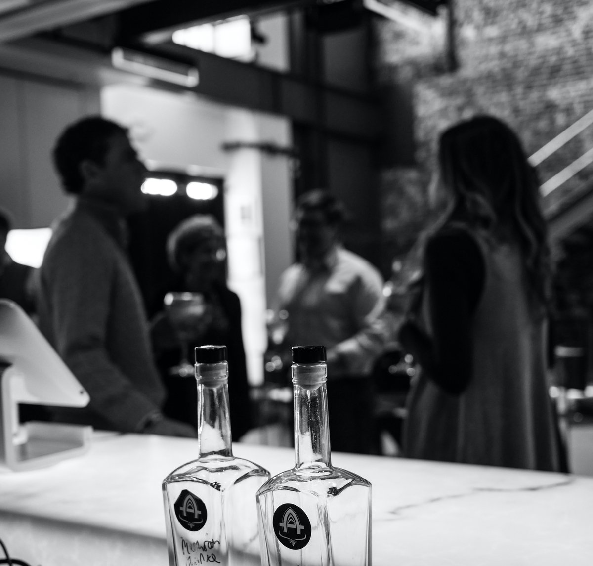 Archetype_5280's tweet photo. Denver date night idea: Our Premium tour features a mixology lesson and a guided tasting flight of our Archangel Vodka,  Archrival Gin, and our distillates. 
#gin #vodka #denverdistillery https://t.co/fJrcyOxGNd