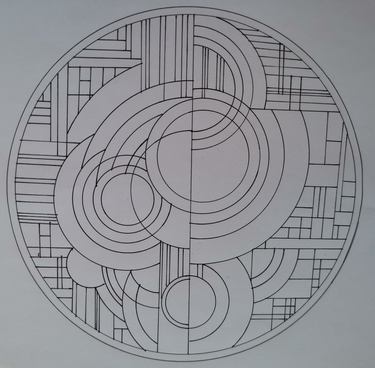 Day 7 of #artfulaugust and an art deco circles inspired design. I used an image I had saved previously for inspiration. I can't remember where I found it to give credit. Will colour tomorrow (hopefully!) <a href="/c0mplexnumber/">Clarissa Grandi</a>