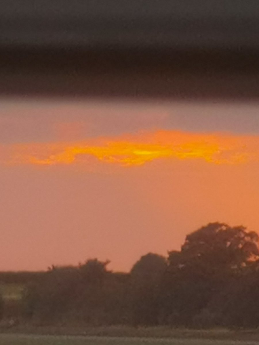 Sunset River stour east coast sailing with hamiltonsailing #sailing#hamiltonsailing #sailing #yacht #yachts#hamiltonsailing#picoftheday #hamiltonsailing #yachts #picoftheday#northsea