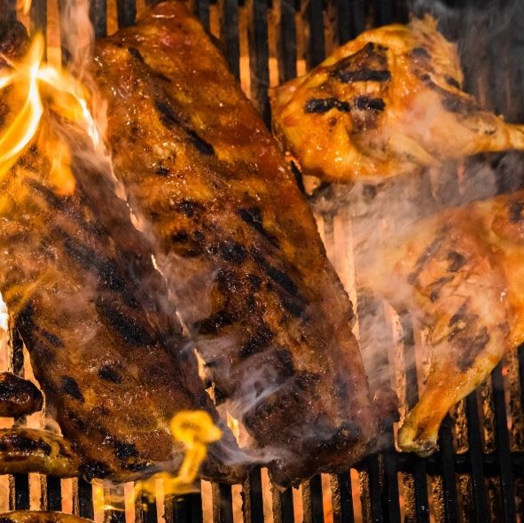 stonefiregrill's tweet image. Who are you sharing your Stonefire Summer with this weekend? 😋 

We&apos;re #OpenForDelivery and #CurbsidePickup!