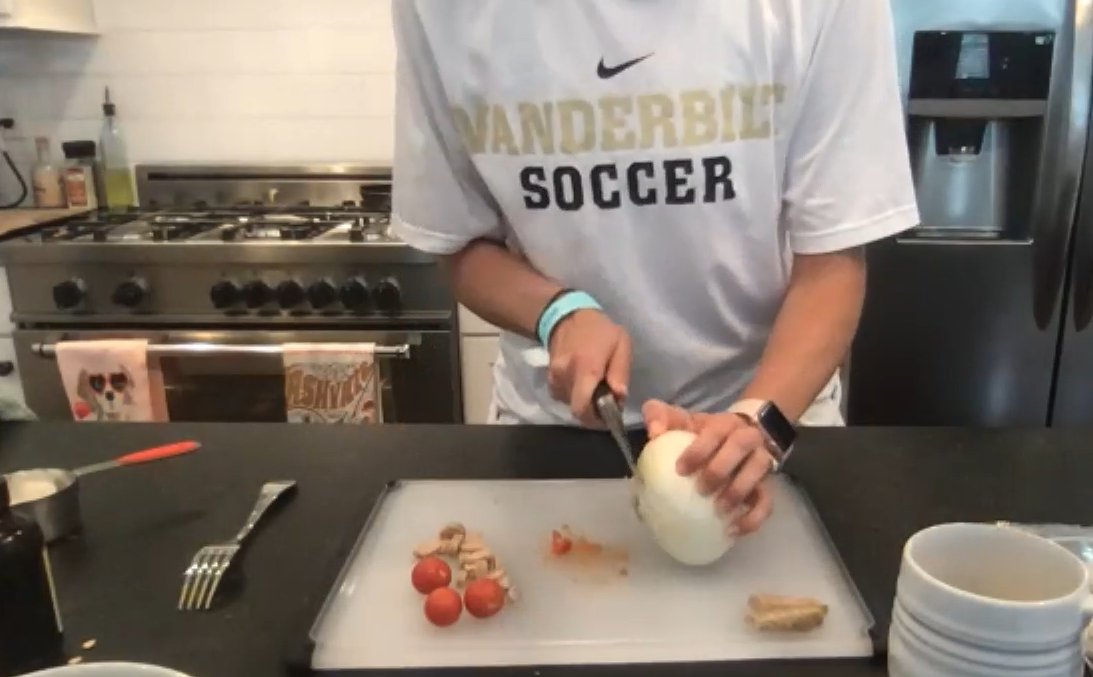 VandySuccess's tweet photo. We completed Summer 2020 with two virtual cooking classes hosted by Blair and Mary Glenn with Vanderbilt Athletics Nutrition. Thank you for teaching our Dores quick and healthy meals! #SECdevelopment #ItJustMeansMore https://t.co/Wu5MFaRTN7