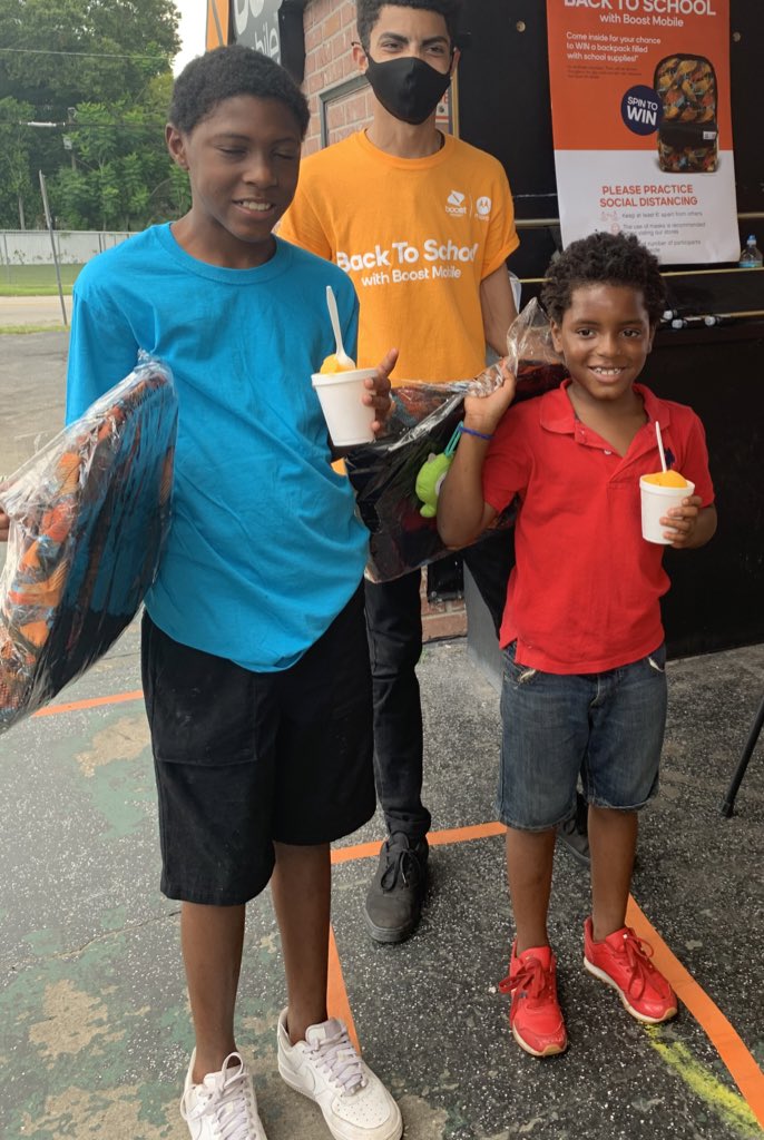 BoostSwat's tweet image. So blesssed to be out help in our communities! Backpacks, ices, great music, smiling faces and big savings!!! 
@IHrtBoostTpa @JoseSERSM @mschwager3 @JenniferGibbsLM 
#BoostNation
