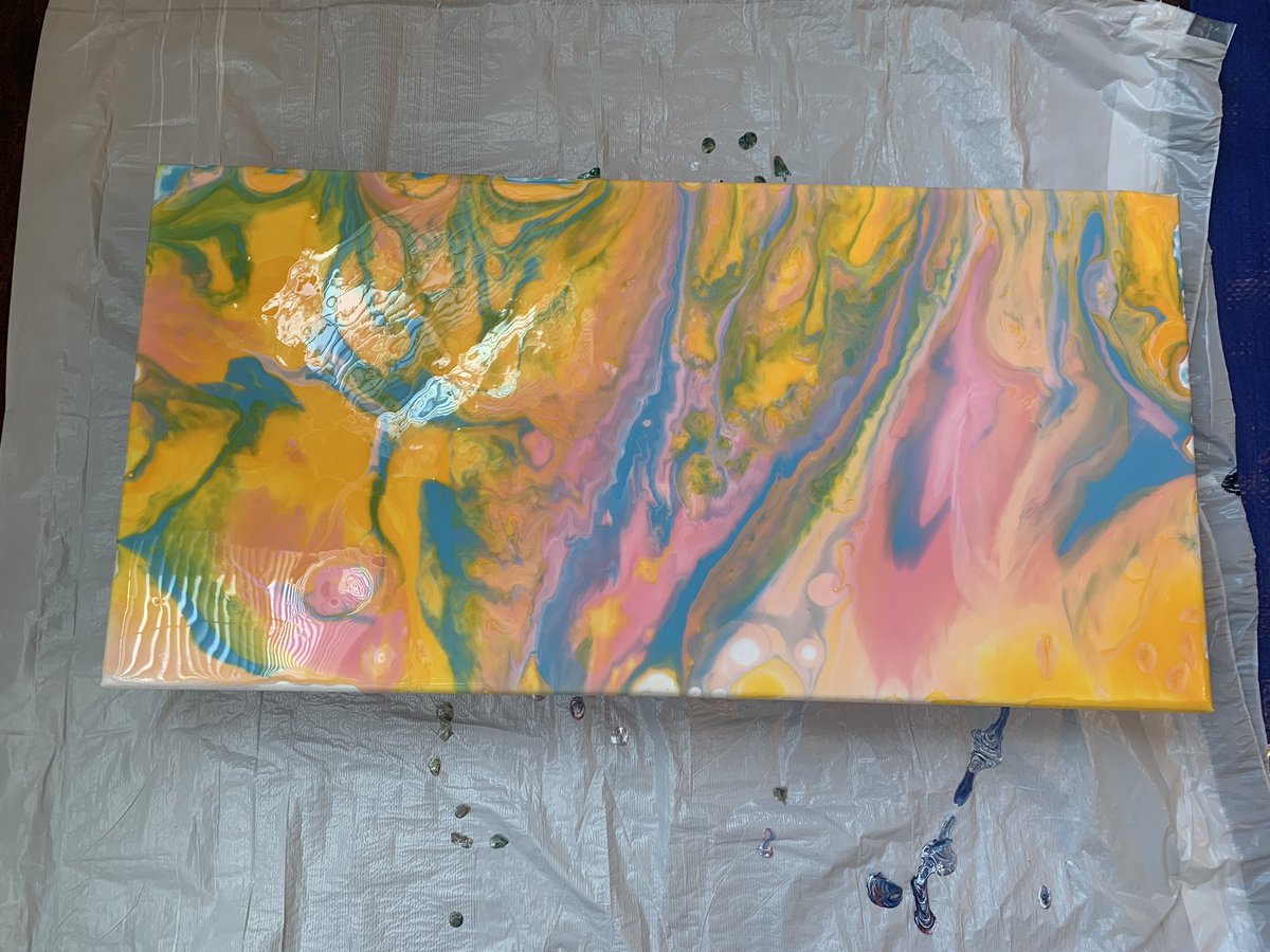 EstelleRiley12's tweet photo. Here is a sweet little taste of some things I’ve been working on/holding out on :3 #dmifinterested #acrylicpainting #pourpainting #buymyart #supportblackartists #pourpaintings #SummerVibes https://t.co/VWkPxoADm6