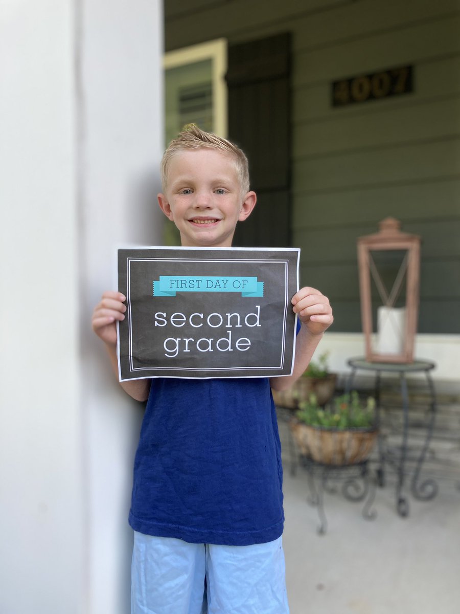 bkuhlmomma's tweet photo. Their school environment may be different, but they are so excited to be back!#wcsday1 #staygolden #oakviewstrong https://t.co/EBqC3sPt6r