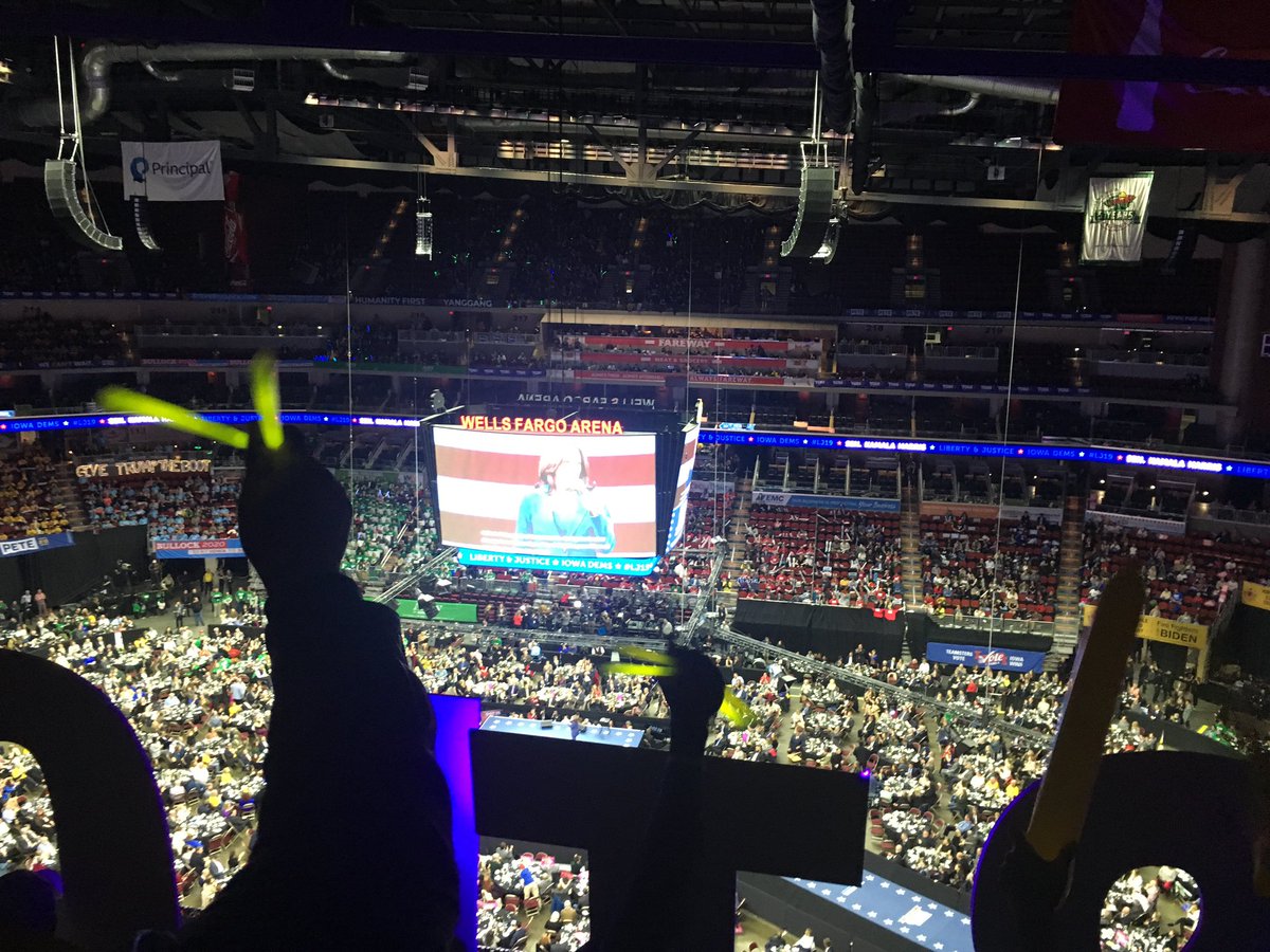 The most unforgettable experience in this journey was traveling to Des Moines, IA to attend a retreat for supporters and hear  @KamalaHarris speak at the L&J dinner. The people I met in IA were truly so@e of the warmest souls I have met in my life!