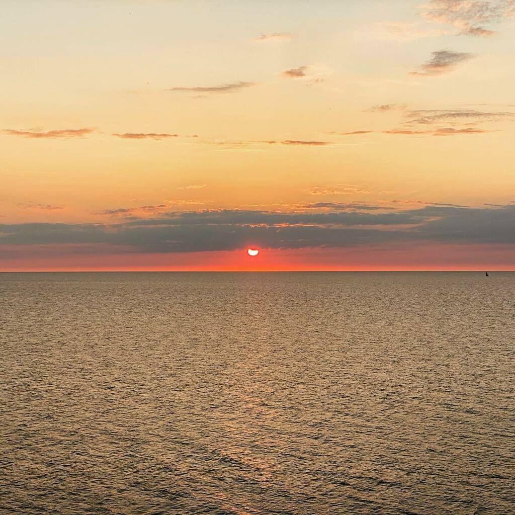 n8felton's tweet photo. Camping weekend with this view. 

#poppops #camping #sunset https://t.co/UMZqPi2F5H https://t.co/cNFqiwwOXg