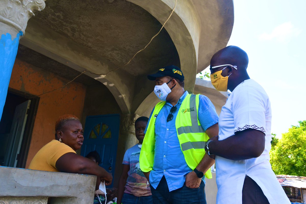 pcharlesjr's tweet image. Today myself, Health Minister @christufton and other officials toured the quarantine area in Sandy Bay, meeting frontline workers and residents. Masks, care packages and information pamphlets were delivered. 
#SouthEastClarendon #StrongerTogether #BeatingCorona #COVID19Jamaica