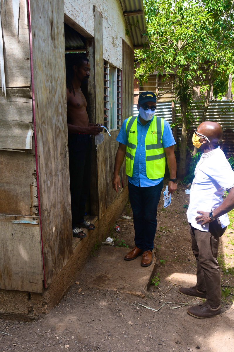 pcharlesjr's tweet image. Today myself, Health Minister @christufton and other officials toured the quarantine area in Sandy Bay, meeting frontline workers and residents. Masks, care packages and information pamphlets were delivered. 
#SouthEastClarendon #StrongerTogether #BeatingCorona #COVID19Jamaica