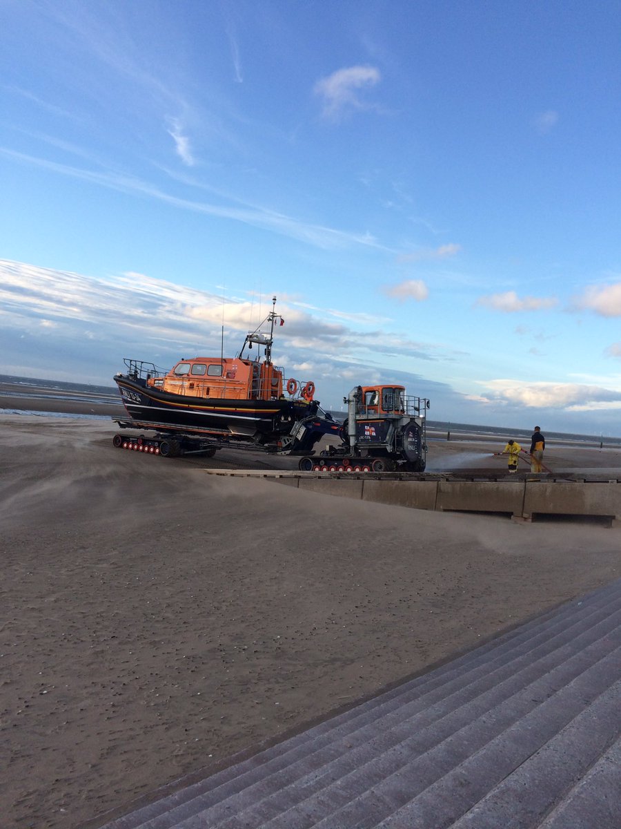muppetmini's tweet photo. Watched this come back in and have a wash down on Tuesday at Rhyl. You guys are amazing  @RNLI https://t.co/hdViZ6VA5l