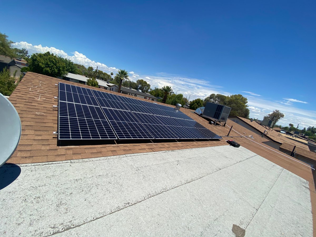 Erus_Energy's tweet photo. Whether it is blue skies or cloudy, your solar panels can still produce energy! Obviously less direct sunlight means lower production levels but solar energy is still effective even in traditionally overcast parts of the world. https://t.co/GXLnYxwcVg