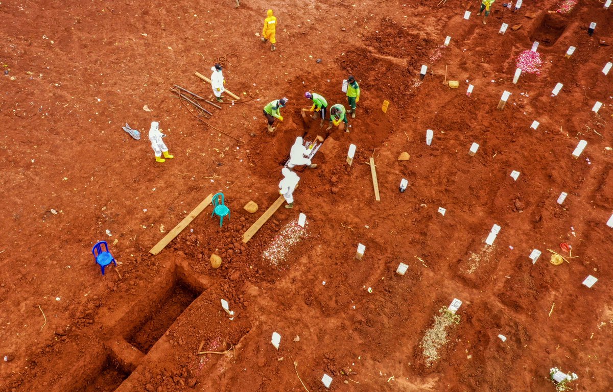 The most obvious lever to pull is fiscal policy. But Indonesia doesn’t appear up to the task: Only 20% of additional spending is earmarked to address the pandemic. Somehow the government is still clinging to the idea of escaping a full-year contraction  http://trib.al/nftiehJ&nbsp;