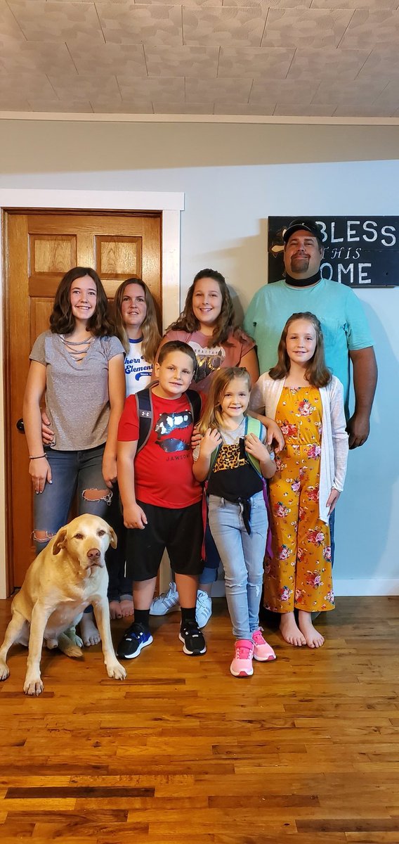 NeedlerBetsy's tweet photo. Never thought the whole clan would be heading to the same place for work and school😍 #expecttheunexpected https://t.co/r6q6fLyLi1