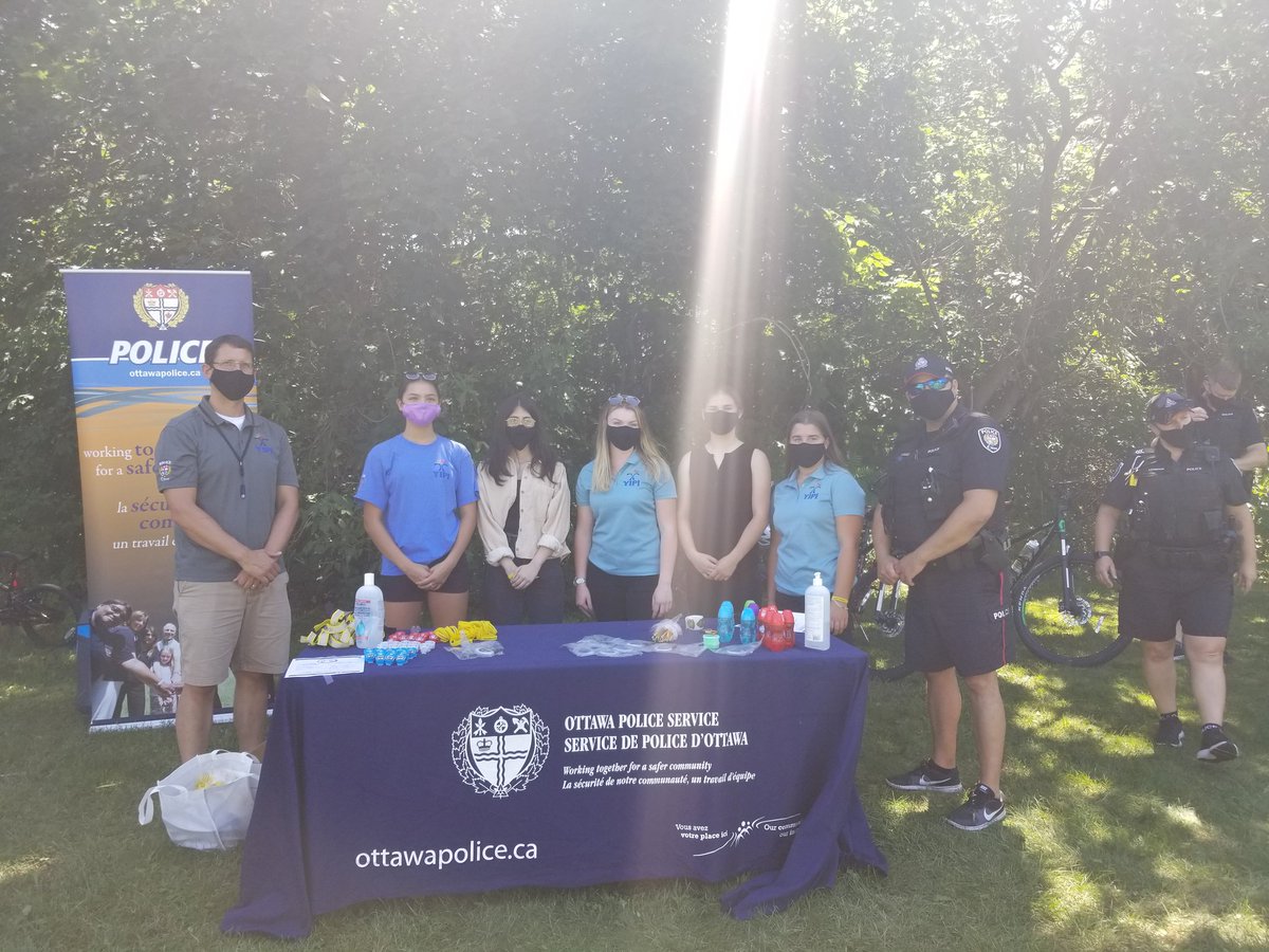 Good times on our bikes in Ritchie community today. Made some new friends! Thanks for coming out to spend time together. <a href="/OttawaPolice/">Ottawa Police</a> <a href="/KenBryden1/">Ken Bryden</a> @SRO_East @YOWOttawa @BritanniaWoods