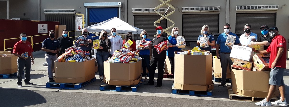 lhmauto's tweet photo. We delivered 6,357 lbs of food to @StMarysFoodBank in Phoenix and 1,640 lbs to @foodbanktucson in Tucson! 🥫THANK YOU to everyone who donated during #DriventoAssist. In total, this will provide 7,723 meals to Arizona families who are facing food insecurity. #lhmvalues https://t.co/Qm1F0JD4i9
