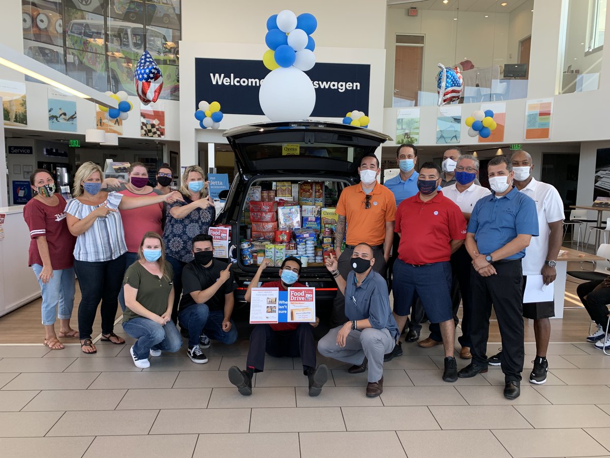 lhmauto's tweet photo. We delivered 6,357 lbs of food to @StMarysFoodBank in Phoenix and 1,640 lbs to @foodbanktucson in Tucson! 🥫THANK YOU to everyone who donated during #DriventoAssist. In total, this will provide 7,723 meals to Arizona families who are facing food insecurity. #lhmvalues https://t.co/Qm1F0JD4i9
