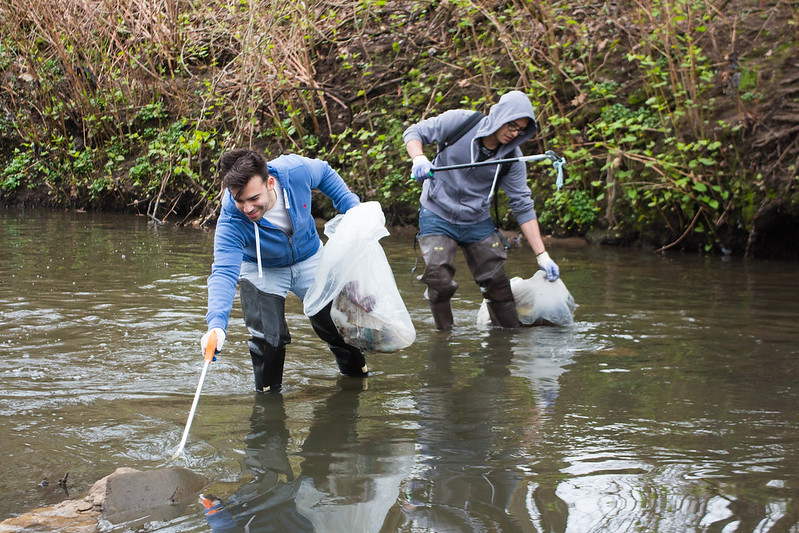AmFisheriesSoc's tweet photo. Join our Stream Cleanup Challenge! Clean up a local waterway between Sep 14-25 as part of #AFSVirtual2020. Follow the link to learn how to find or host a stream cleanup near you! All are welcome! Info at https://t.co/SDqK2GfZB0 #StreamCleanAFS 
📸 Paige Bollman https://t.co/ZFb42WJRk4