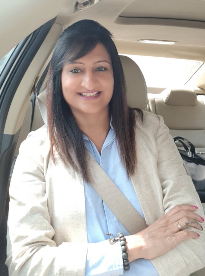 SunitaNandwani3's tweet image. One more entry....
Yes, this is KHADI BLAZER and cotton shirt 🙂..... #NationalHandloomDay2020 
#Vocal4Handmade #Vocal4Handloom #VocalForLocal @smritiirani