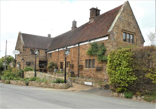 pickyfork's tweet photo. RT @ButchersRest: RT @thetravellocker: New Restaurant Review: Always in Good Taste! The Butchers Arms @ButchersRest Priors Hardwick #Warwickshire @ShakespearesEng #portugese #flair #food #drink https://t.co/TCnOHowLVd #restaurant  #priorshardwick #warwi… https://t.co/yA1FIVskWp