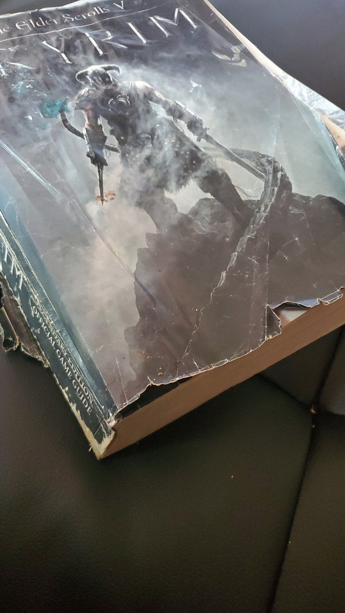 IceAzures's tweet photo. Haha. My daughter heard me getting frustrated from this entire quest line was annoying from beginning to finish. Thank you mods >.> 
And she pulls out this book and says dada ill help you ill read and see what you need to do and figure it out. 🤪😏 https://t.co/QBRPtJiSsA