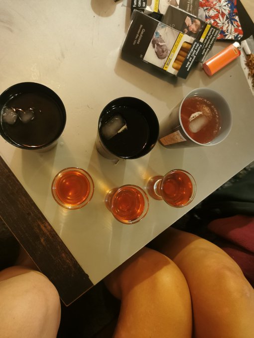 Petite soir&eacute;e en pr&eacute;paration avec ma jumelle 😜 A suivre sur mon onlyfans et celui de ma jumelle 😝 https://t<a href="/tag/ronaldo"class="tags"><span>#ronaldo</span></a><a href="/tag/frapor"class="tags"><span>#frapor</span></a><a href="/tag/euro2024"class="tags"><span>#euro2024</span></a>