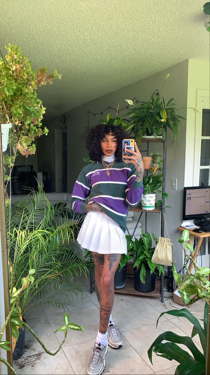 flvmeprincesss's tweet photo. you’re in his DMs, im blocked. we are not the same https://t.co/3Wy3GIDeWH