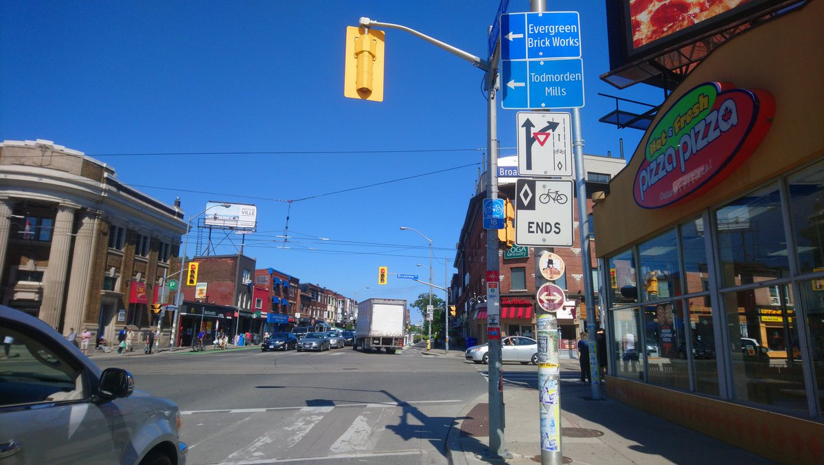 Finally got around to checking out  #DestinationDanforth this afternoon! First up, the City needs to remove the Bike Lane Ends sign at Broadview or at least move it to Dawes.  #BikeTO  #TOpoli  #ActiveTO CC  @311Toronto (1/7)
