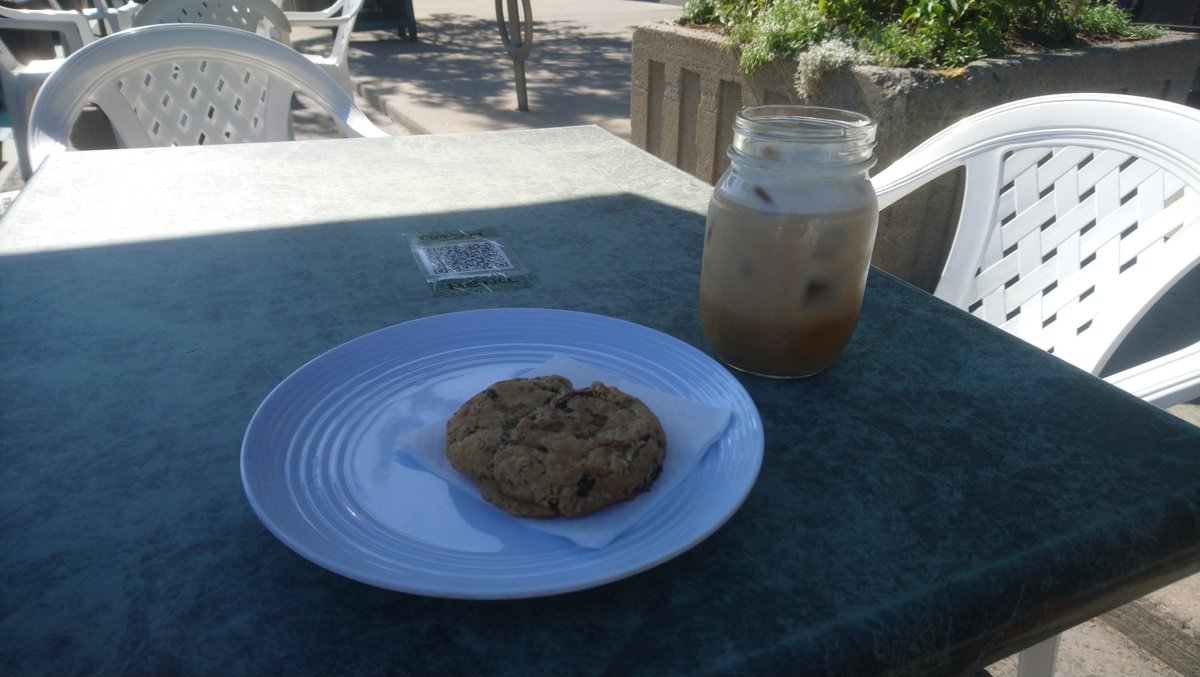Since you can't call it  #DestinationDanforth without stopping by a local business, I grabbed an iced latte and cookie at  @TheOnlyCafe. Very good spot.  #BikeTO  #TOpoli  #ActiveTO CC  @TheDannyBIA (6/7)