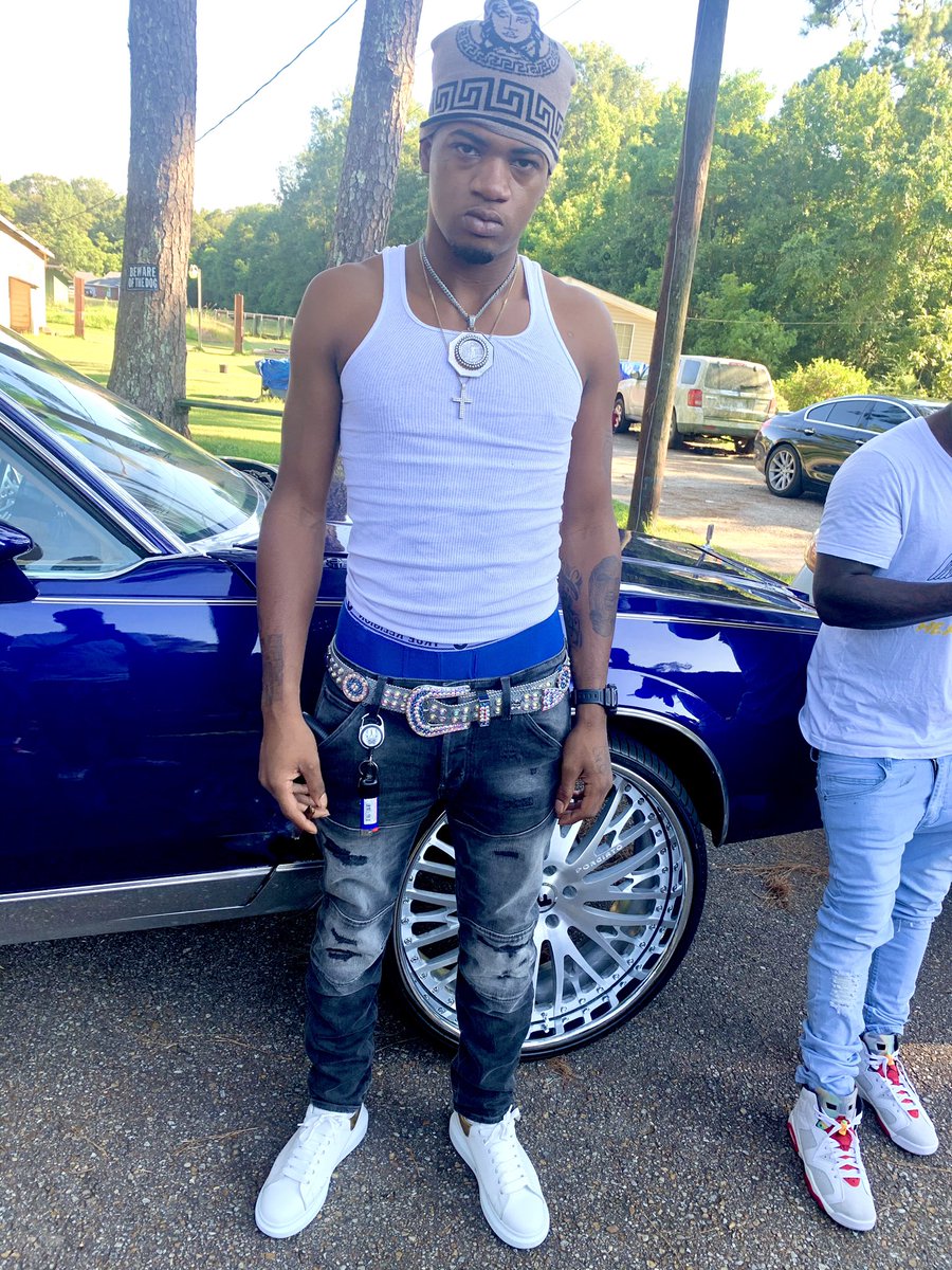 BareFaceJeezyy's tweet photo. Wyo Fuck A Song I Slang Iron Fr !!!🦅 #LF💙 LLQ🕊 #FreeRan🔗 https://t.co/00c1Yg18vo