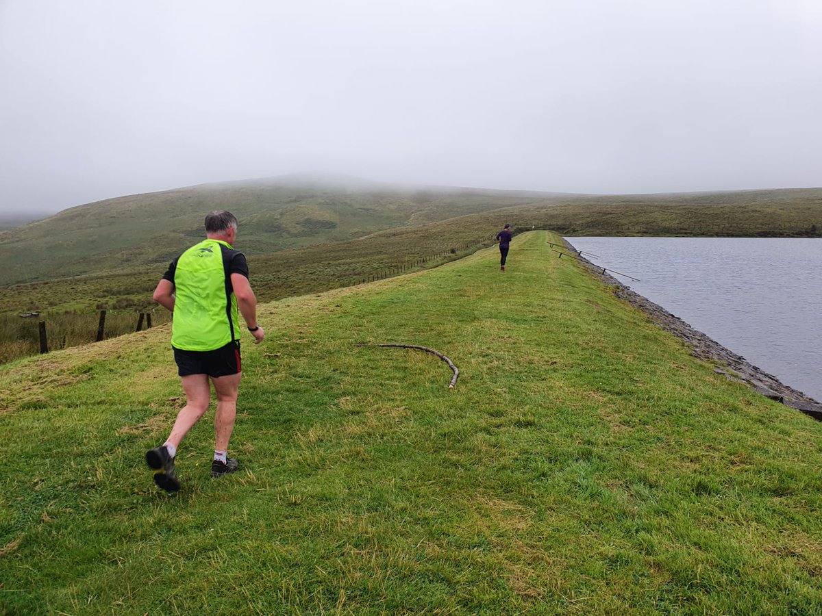 outdoorsforyou2's tweet photo. Great trail running this evening over Doughnut Hill. We started in really nice sunny weather then we ended up absolutely soaked in rain ๐โโ๏ธ๐โโ๏ธ๐โโ๏ธโฐ๐ค #trailrunning #outdoorsforyou #fitness #hiking #Scotland #runningforyou #doughnuthill https://t.co/iLXTFzX745