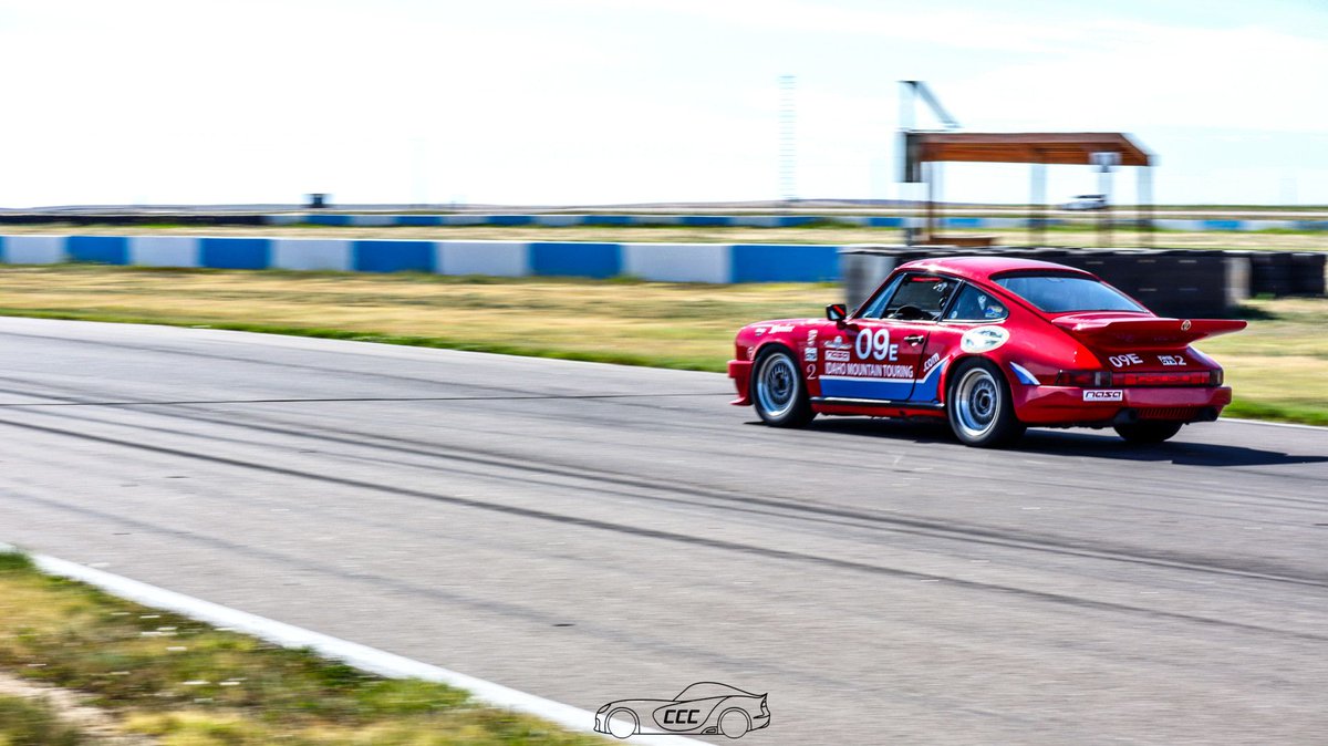 ViperShill's tweet photo. Yes, your eyes do not deceive you. That is indeed a #BMWX1 on #highplainsraceway alongside a #porschecayman, #hondacivictyper, and a #classicporsche911. So weird lol | #CodysCarConundrum #automotive #CCCphotography #automotivephotography #cars #racetrack #trackday #sportscars https://t.co/NOlAE5kcjt