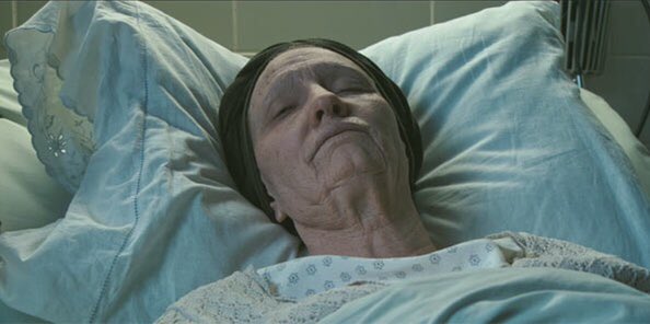 25. In The Curious Case of Benjamin Button Cate played Daisy. It’s a character that ranges from the age of 20 to the age of 80. Cate insisted to add more and more wrinkles to her old looks so it’ll looks as realistic as possible. The makeup artist was shocked. A perfectionist