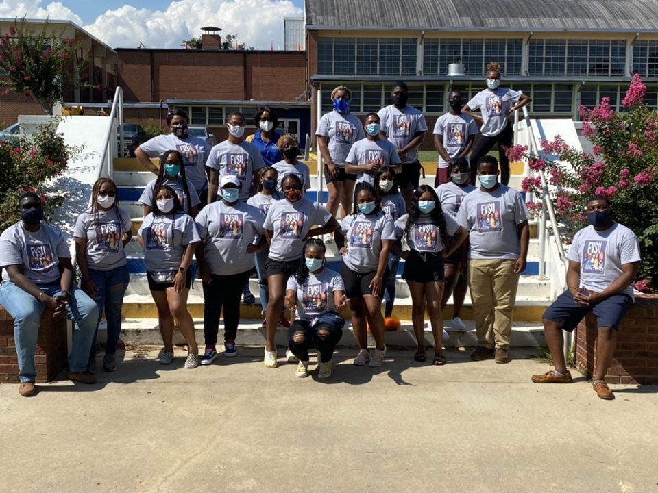 piccalojon's tweet photo. Wow being an New Student Orientation Leader was one for the books! This is my last year so I thought why not pour into the new class coming in. We had a week to remember to and I had an amazing team beside me to get the job done! 💙💛💙💛💙💛 #nsol 2020-2021 https://t.co/mw2R8EdJJx