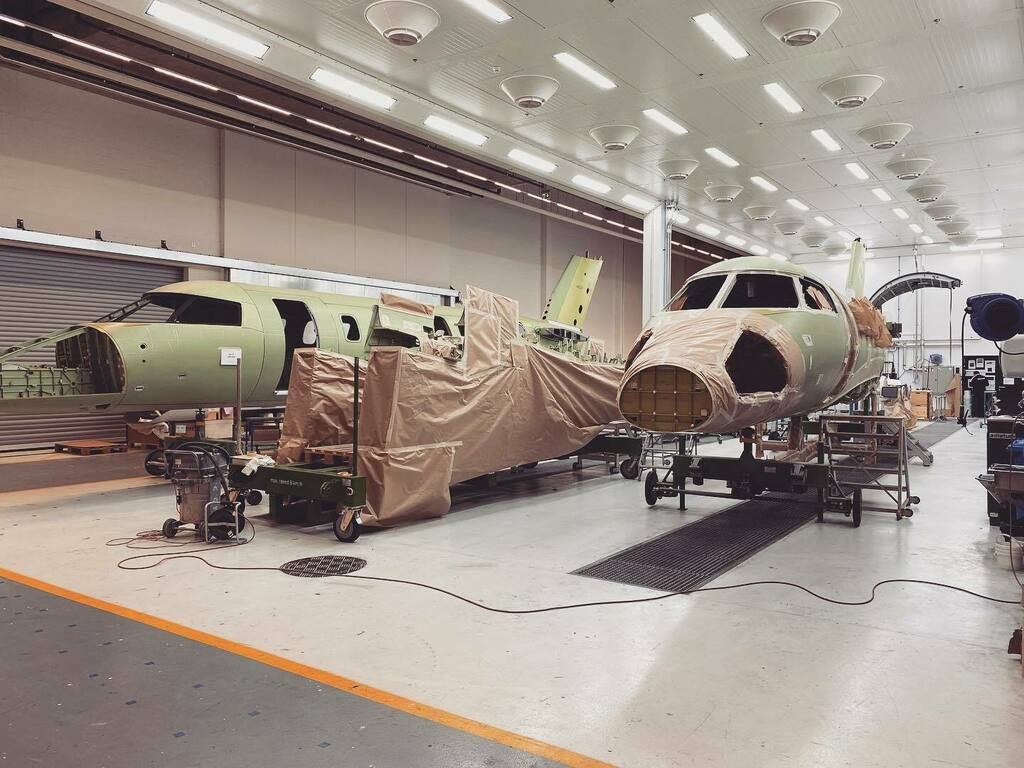 aeroTELEGRAPH's tweet photo. The Pilatus PC-24 is a light business jet produced by Pilatus Aircraft – and the first civilian jet aircraft ever produced in Switzerland.
——————————
✈️ Pilatus PC-24
🌏 Buochs 🇨🇭
——————————
#pilatus #pic24 #pilatusaircraft @pilatusaircraft #buochsairport #aviation #avgeek #a… https://t.co/WzGsVKl8t3