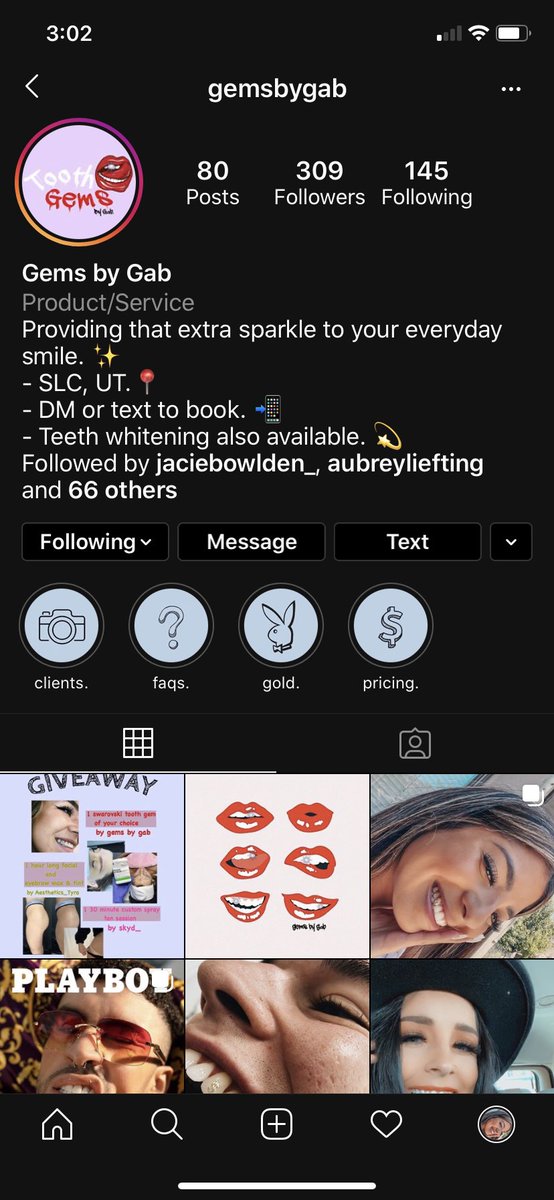 GuhhBee's tweet photo. providing that extra sparkle to your everyday smile. ✨ i offer chandelier, gold charms, and regular swarovski crystals. 🤩 tryna get my work out there so a retweet would be helpful. 🤍 hmu for your tooth gem needs. 😆 https://t.co/yqXswAqv4d
