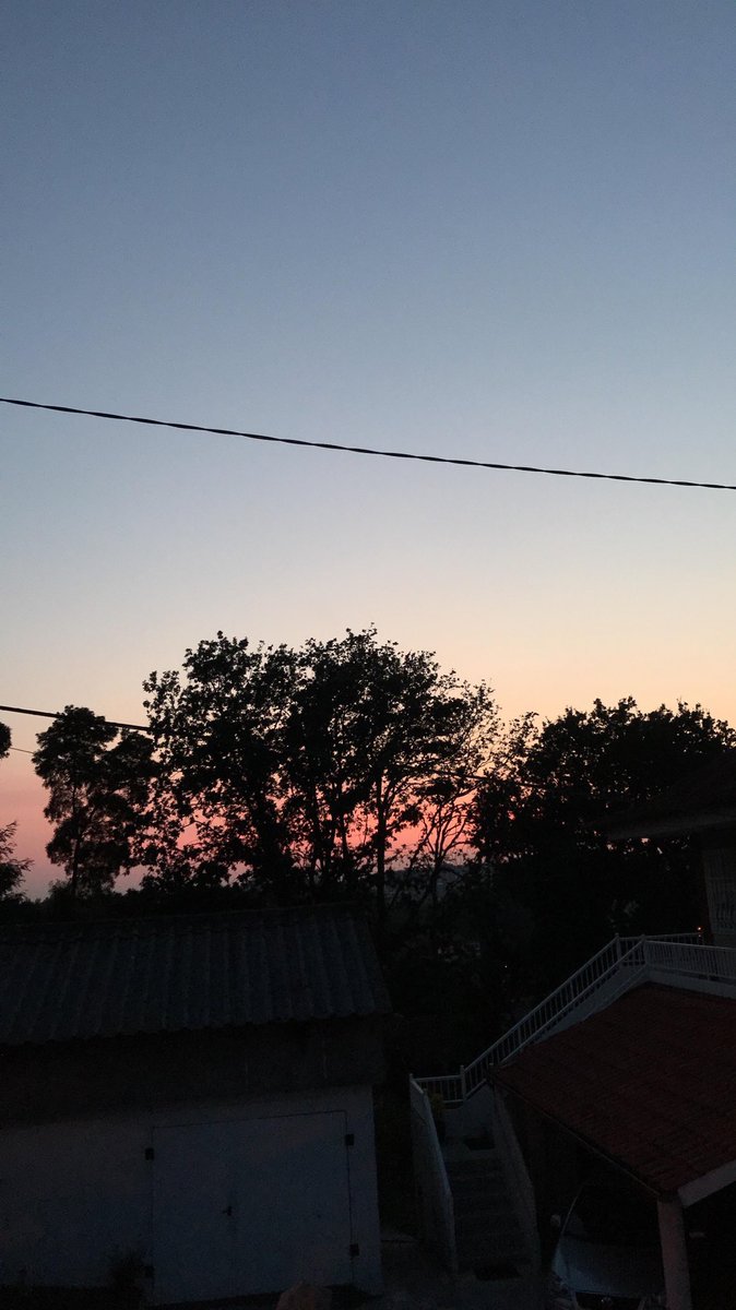 thaiss_bm's tweet photo. abro hilo de más millones de fotos que tengo del cielo y que nunca subo, porque si:) https://t.co/0yhZLAqqJS