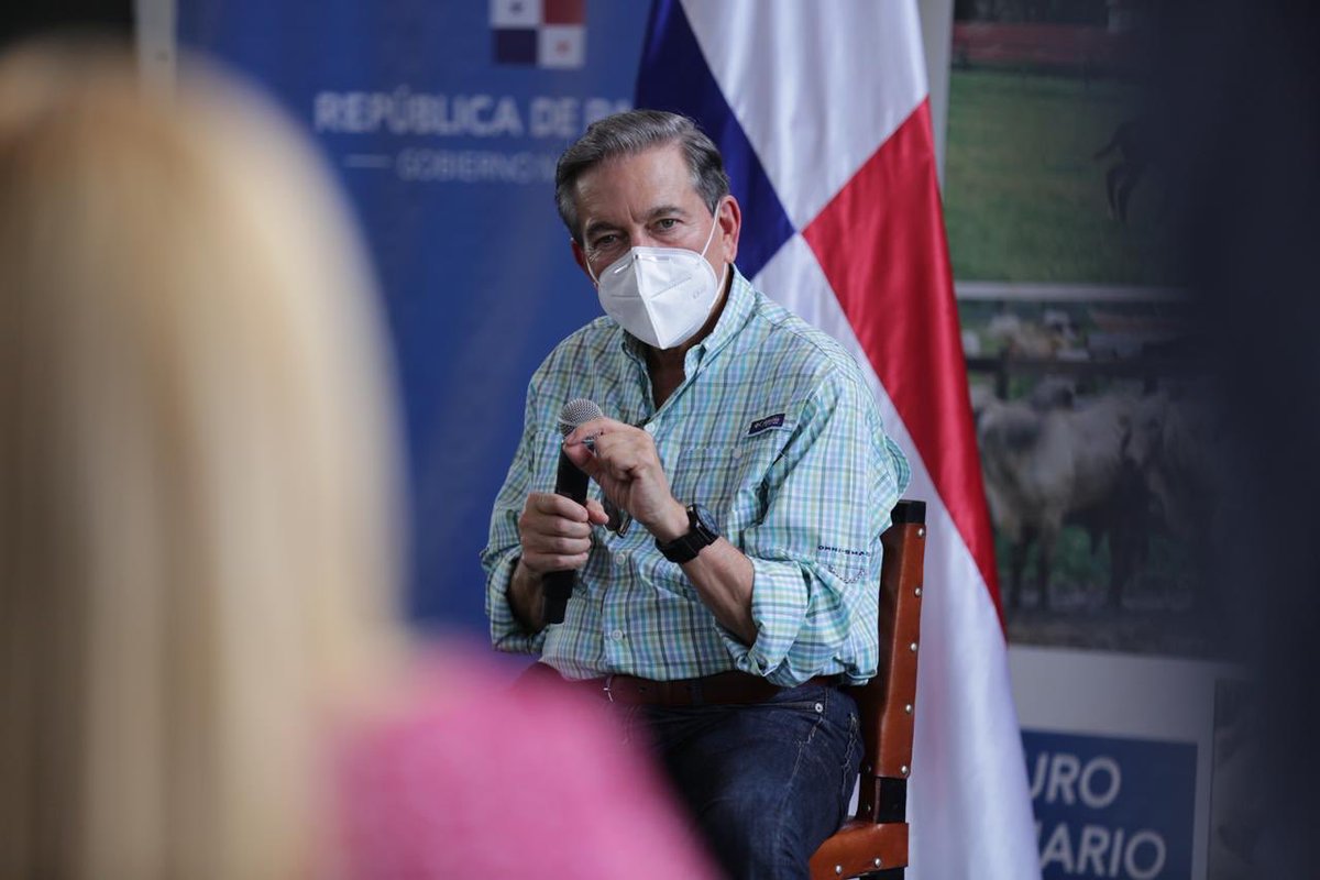 NitoCortizo's tweet photo. Agradezco la oportunidad de conversar con periodistas chiricanos, donde recalqué la importancia de trabajar todos los panameños unidos, de no sacar ningún tipo de ventajas de esta situación que vivimos y de sumar esfuerzos como lo ha hecho la @CCIYAP y @CONEPPanama. 🇵🇦 https://t.co/8tN6cSRJeM