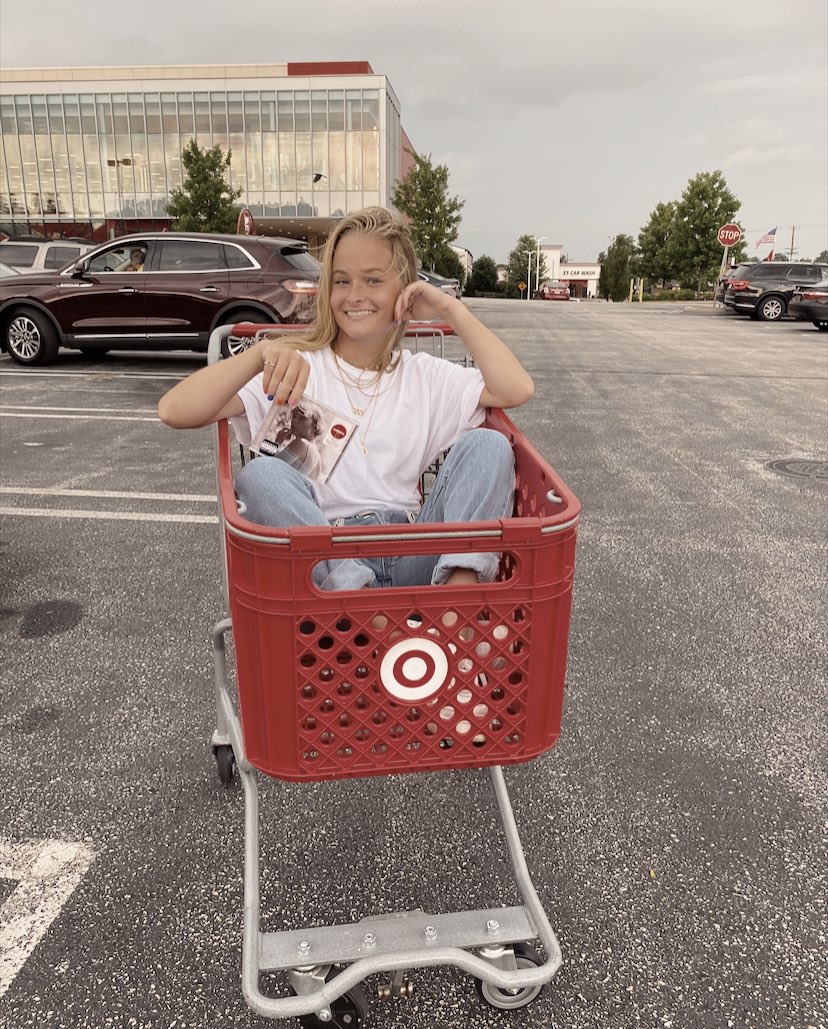 soitgoesgrace's tweet photo. did i take a #folklore photo shoot in the parking lot of my target? yes, yes i did. beyond obsessed with this album 🤩 @taylorswift13 @taylornation13 https://t.co/6kuXwwh5fJ