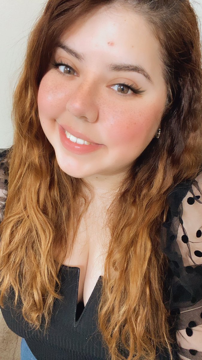 lumonay's tweet image. En el intento de aprender y practicar. Esta futura diseñadora gráfica, ósea yo - me propuse a crear posts más creativos en Insta. Les dejo este ejemplo del post de @fentyskin. Use 5 apps para el post. 
1. @instagram 
2. #TezzaApp 
3. @UnfoldHQ 
4. @Instasize 
5. @OverAppOfficial