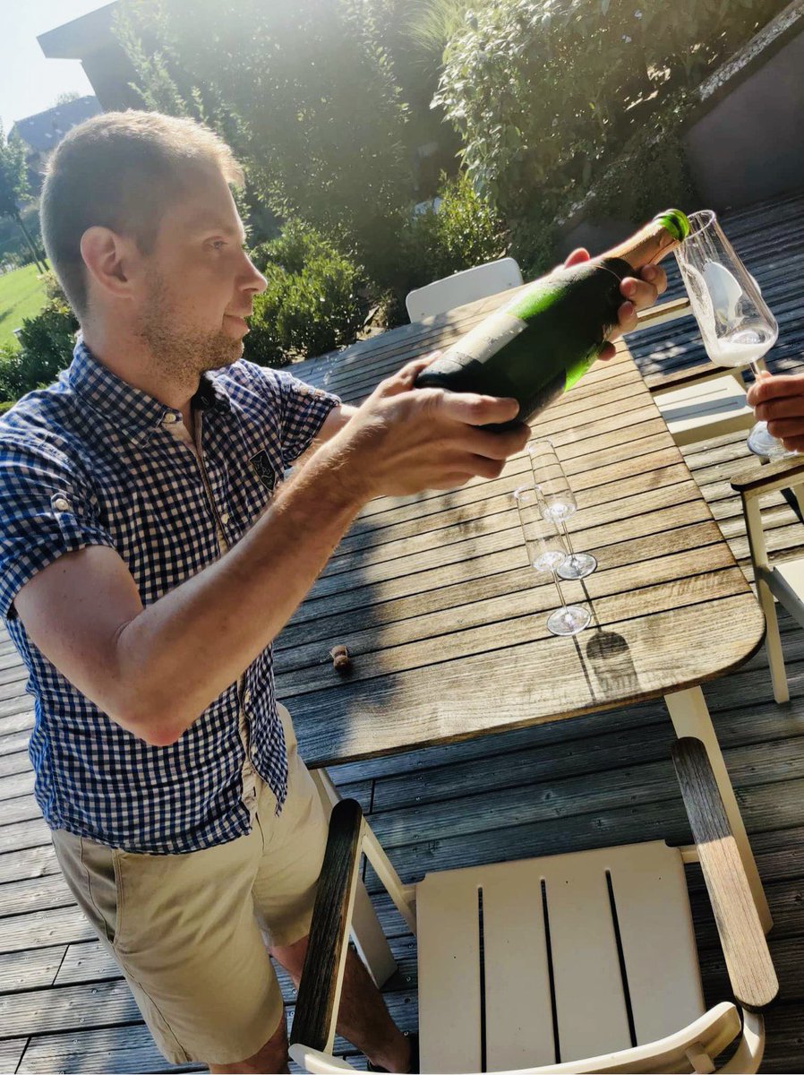 salso14's tweet photo. Starting the vacation (or #homecation) properly: with @MoetHennessy and friends. #vacation #vacationmode #friends #moet #moetchandon #letskickitoff #rogaska #rogaskaslatina #rogaškaslatina #rogaskacrystal #orandavillage #beingatouristathome #ifeelslovenia https://t.co/1NoXz2nbeU