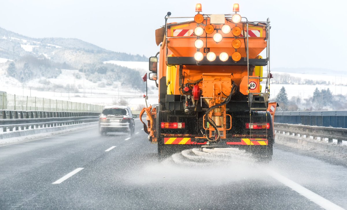 Highways England runs 535 gritters. Would they let them go to the wall due to one warm winter? No- as they will be BACK &amp; critical to keep the UK moving the following year. Why then let the critical coaching industry go to the wall as they suffer an 18 month winter? #honkforhope