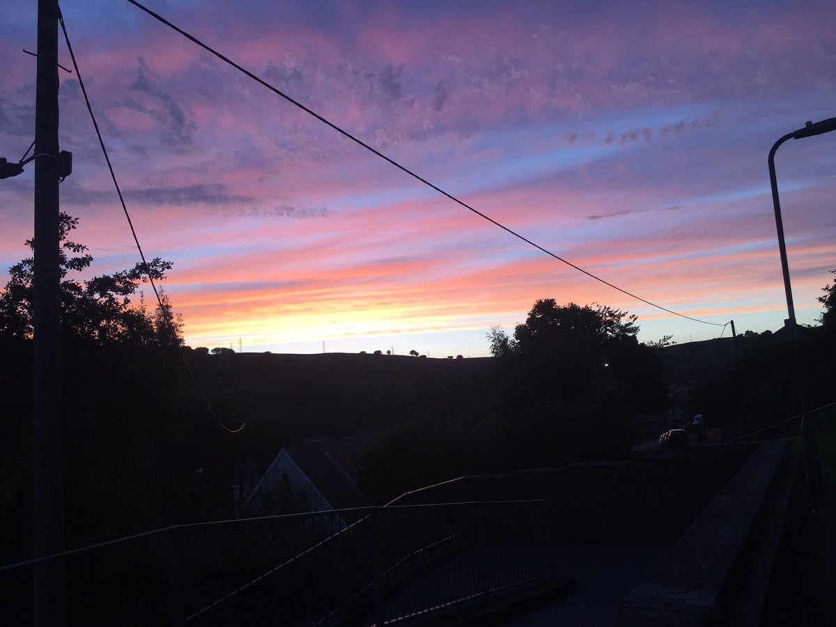 krazykaz1961's tweet image. Beautiful view from our house tonight @MORGS62406869 #Senghenydd 🥰🏴󠁧󠁢󠁷󠁬󠁳󠁿