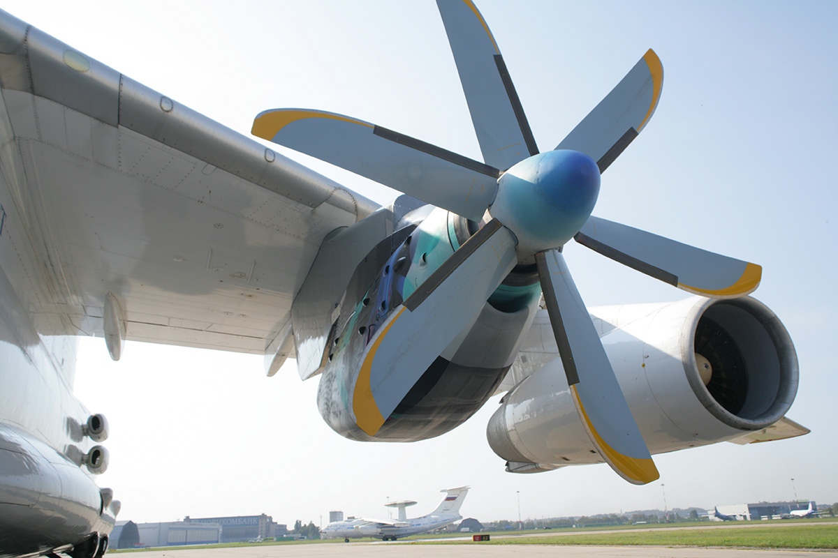 двигатель тв7-117ст-01. самолет суперокс. суперокс авиационный электродвигатель. пд-14 двигатель. аэродром глиц ахтубинск.