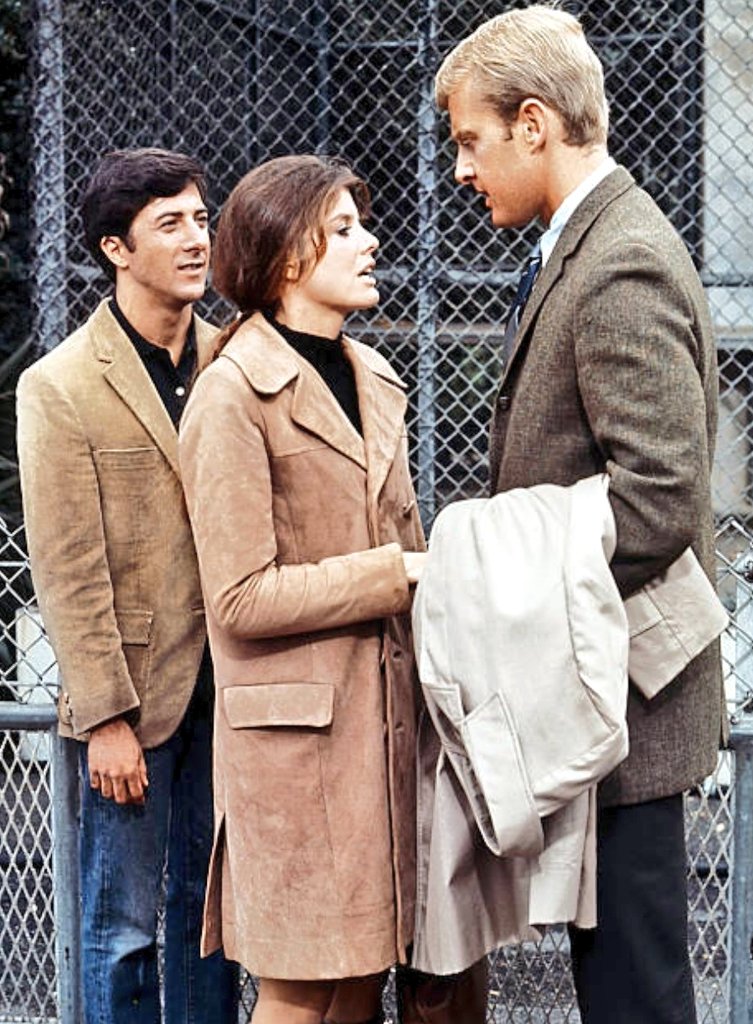 que contó con Simon & Garfunkel en la banda sonora, catapultó a Dustin Hoffman al estrellato de forma instantánea.Tras aparecer en Broadway en “Jimmy Shine”, volvió a la pantalla con el drama “Midnight Cowboy” (1969), de John Schlesinger.A partir de entonces demostró