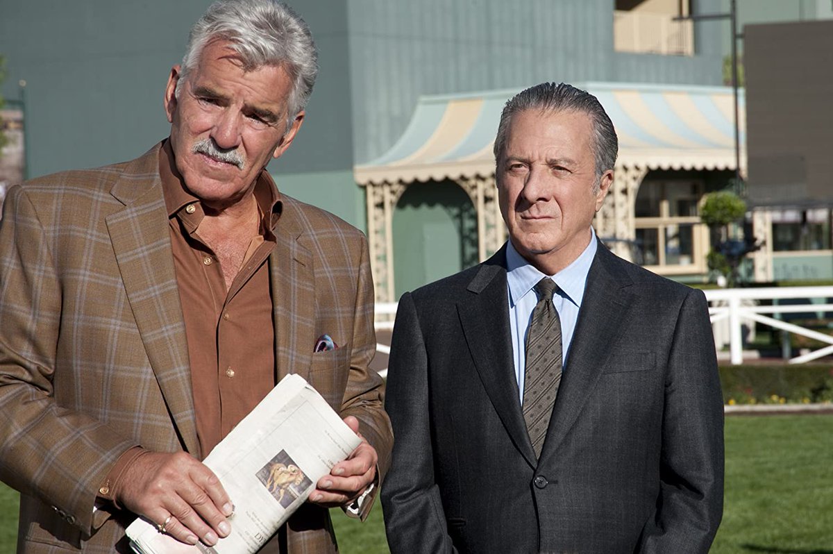 Dustin Hoffman hace su debut protagónico en televisión en 2011 con la serie de la HBO “Luck”, centrada en el mundo de las carreras de caballos.Creó con Paul Newman, Sidney Poitier y Barbra Streisand una Compañía de producción independiente